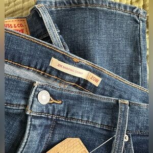 311 Shaping Skinny Levi Jeans